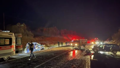 Uşak Eşme’de Feci Kaza: Karı Koca Hayatını Kaybetti, 3 Kişi Yaralandı