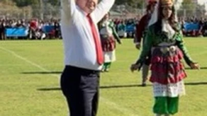 Fethiye’de Cumhuriyet Coşkusu Zeybekle Zirveye Çıktı! Kaymakam Fatih Akkaya’dan Sürpriz Gösteri