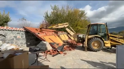 Karabağlar Yaylası’nda Kaçak Yapıların Yıkımına Başlandı