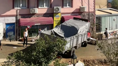 Milas Emek Mahallesi’nde Freni Boşalan Kamyon Facianın Eşiğinden Döndü