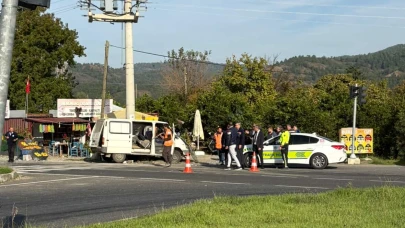 Köyceğiz’de Trafik Kazası: Havalimanı Otobüsü Ekmek Arabasına Çarptı