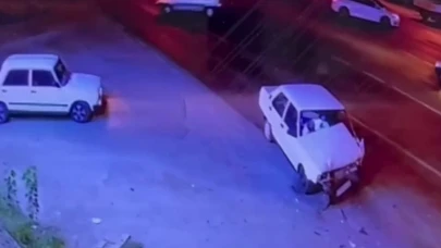 Yatağan’da Kavşakta Feci Kaza Anı Kamerada: Yaralılar Var