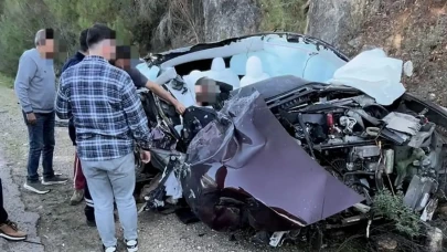 Bodrum Torba-Gölköy Yolunda Tesla ile TIR Kafa Kafaya Çarpıştı