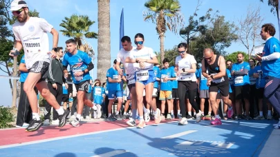 Bodrum’da “İyilik İçin Hep Birlikte” Koşusu Düzenlendi! Depremzede Öğrencilere Destek Verildi