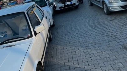 Karaçulha’da Zincirleme Kaza: Üç Araç Birbirine Girdi