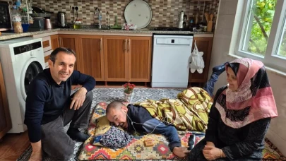 Engelliler Gününde Türkmen Çiftinden Anlamlı Ziyaret