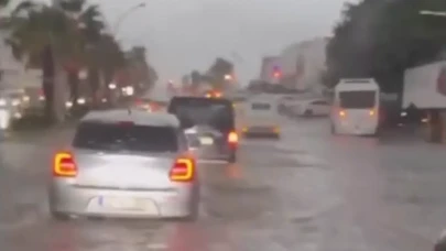 Fethiye’de Şiddetli Yağış Sele Yol Açtı: Araçlar Yolda Kaldı, Ev ve İşyerlerini Su Bastı