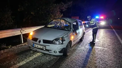 Milas’ta Takla Atan Otomobil Karşı Şeride Geçti: 1 Yaralı