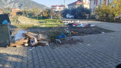 Köyceğiz Yenimahalle’de Çöp Sorunu: Vatandaşlar Şikayetçi