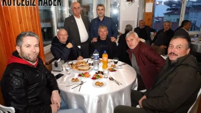 Bafra'da Muhtarlar İftar Programında Bir Araya Geldi