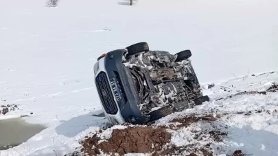 Bingöl Karlıova’da Ambulans Devrildi: 3’ü Sağlık Görevlisi 5 Kişi Yaralandı