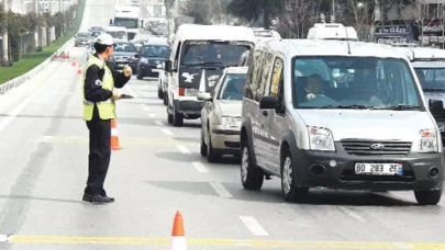 Bayram Tatilinde 16 Bin 607 Sürücüye Yakın Takip ve Cep Telefonu Cezası Yazıldı