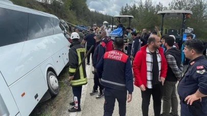 Son Dakika: 20 Öğrenci olan Otobüs devrildi!