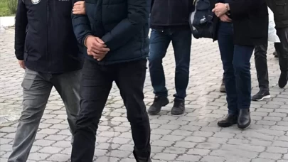 Samsun'da Mezarlıkta Silahlı Saldırı: 5 Yaralı Var, 17 Yaşındaki Şüpheli Teslim Oldu