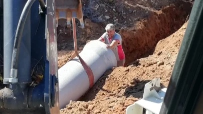 Karaçam–Yolçatı Mevkiinde Yağmur Suyu Drenajı İçin Altyapı Çalışmalarını Sürdürüyor