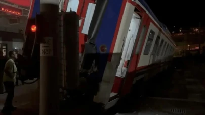 Balıkesir Bandırma’da Tren Kazası: Facianın Eşiğinden Dönüldü, 15 Yolcu Sağ Kurtuldu