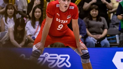 Efe Mandıracı Kimdir? Kaç Yaşında, Aslen Nereli, Boyu Kaç, Hangi Takımlarda Oynadı, Hangi Ödülleri Aldı?