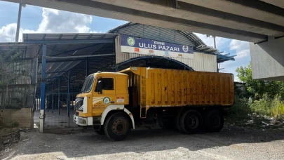Edirne’de Ulus Pazarı Kapatıldı: Belediye Kapısına Kamyon Çekerek Önlem Aldı