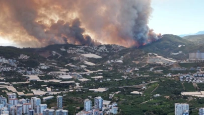 Alanya’da Orman Yangınlarıyla Mücadele Sürüyor: 5 Mahalle Etkilendi, Can Kaybı Yok