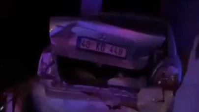 Milas İsmetpaşa’da Sabah Saatlerinde Zincirleme Trafik Kazası: Araç İş Yerine Girdi, Mahalle Ayağa Kalktı