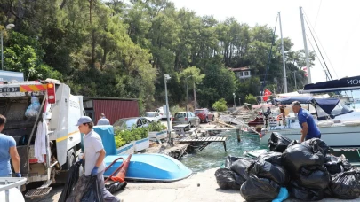 Muğla Büyükşehir’den Deniz Yoluyla Koy Temizliği: 31 Bin Kilogram Atık Toplandı