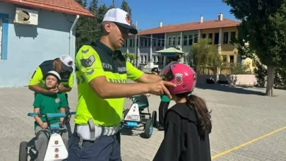 Köyceğiz Jandarmasından Döğüşbelen’de Trafik Eğitimi: Minikler Dedektif Oldu