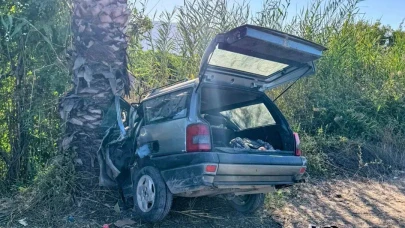 Ortaca’da Feci Kaza: Palmiye Ağacına Çarpan Otomobilde 1 Kişi Hayatını Kaybetti, 4 Yaralı