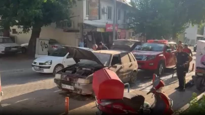 Fethiye’de Seyir Halindeki Otomobilde Motor Yangını Korkuttu