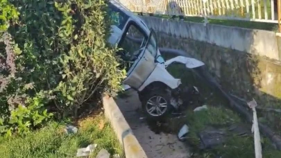 Menteşe’de Dere Yatağına Düşen Araçta 2 Kişi Yaralandı