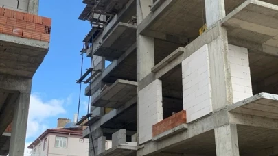 Bodrum’da Çatı İzolasyonu Yapan İşçi 6 Metreden Düştü