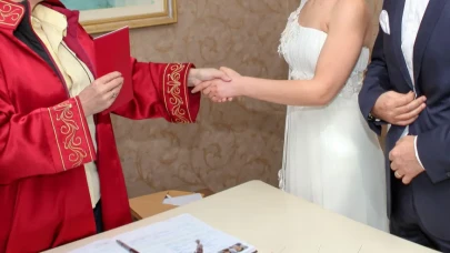 Son Dakika: Evlilik Öncesi ‘Ehliyet’ Şartı Geliyor.