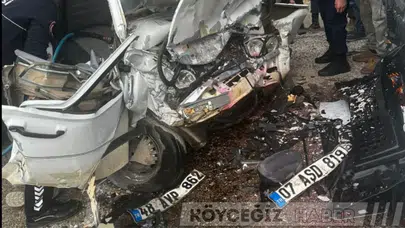 Görenler Gözlerine İnanamadı! Önü Yok Oldu: 3 Kişi Can Pazarı Yaşadı!
