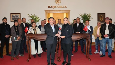 Köyceğiz'li Süt Üreticilerine Büyükşehir'den Soğuk Zincir ve Yem Desteği