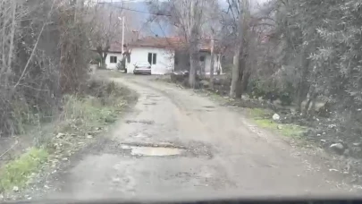 Köyceğiz Beyobası'nda yol çilesi: 100 kişi çamur esareti yaşıyor!