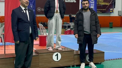 Köyceğiz’in gururu Ceylin: Ringde rakip tanımadı, çifte şampiyonlukla döndü!