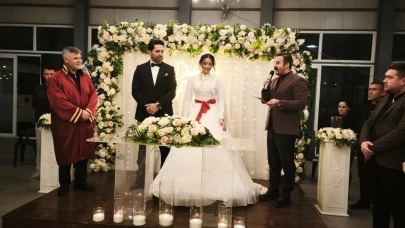 Köyceğiz'de Protokolün Katıldığı Nikah: Müftü Kıydı Kaymakam Teslim Etti