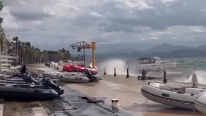 Köyceğiz Gölü yine 'Deniz' oldu: 100 metre mesafedeki evler risk altında!