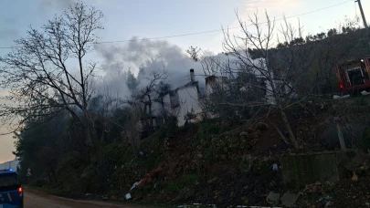 Son Dakika Menteşe: Taşlı Mahallesi'nde Ev Yangını! Ekipler Seferber Oldu