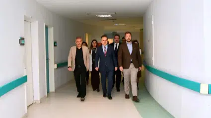 Vali Akbıyık’tan Hastaneye Şefkat Ziyareti: Hastalarla Buluştu!