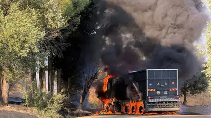 Dalaman'da Asfalt Yama Makinesi Yandı