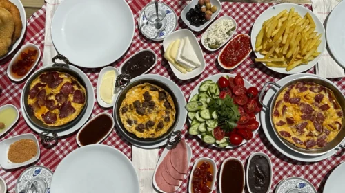 Köyceğiz En İyi Kahvaltı Yerleri: Yuvarlakçay’dan Kordonboyu’na Serpme Kahvaltı Mekanları