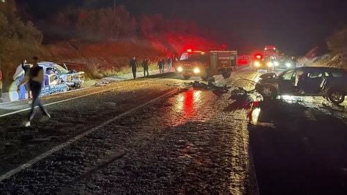 Uşak Eşme’de Feci Kaza: Karı Koca Hayatını Kaybetti, 3 Kişi Yaralandı