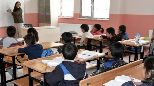 28 Ekim 2025 Salı Günü Okullar Yarım Gün Tatil mi? 29 Ekim Okul Var mı?
