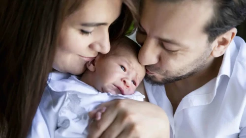 2025 Aile Yılı Düzenlemeleri: Doğum ve Babalık İzinleri Uzatılıyor