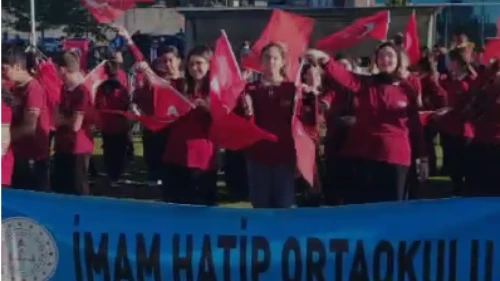 Köyceğiz İmam Hatip Ortaokulu’nda Cumhuriyet Coşkusu! Öğrenciler Bayramı Şiirlerle ve Marşlarla Kutladı