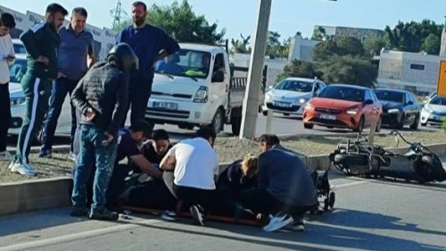 Bodrum’da Motosiklet Sürücüsü Tabelalara Çarptı! Yol Çalışmasında Ağır Yaralandı