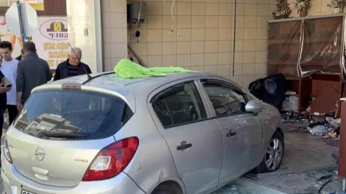 Edirne’de Otomobil Fırına Girdi! Talatpaşa’da 4 Kişi Yaralandı