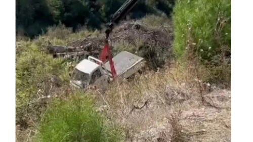 Marmaris Turgut Mahallesi’nde Trafik Kazası! Araç Yol Kenarına Savruldu, Yaralanan Olmadı