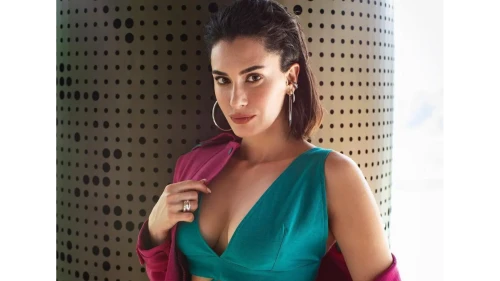 Kıskanmak Türkan Kimdir? Hande Doğandemir Kaç Yaşında, Aslen Nereli, Boyu Kaç, Hangi Dizilerde ve Filmlerde Rol Aldı?