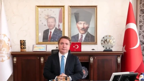 Hamza Aydoğdu Kimdir, kaç yaşında, Aslen nereli, Nerenin valisi? Siyasi kariyeri ve Biyografisi